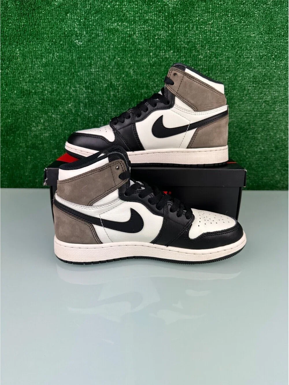 Size 4.5Y - Jordan 1 Retro OG High Dark Mocha